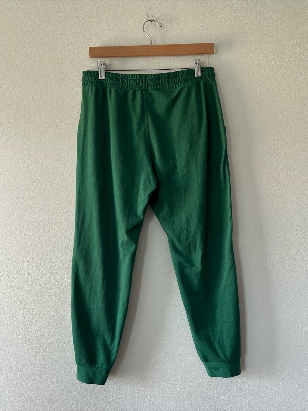VUORI | Performance Jogger in Marsh Green | M - Picture 3 of 4